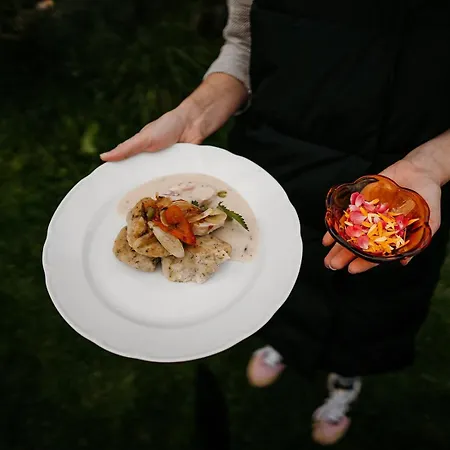 Restaurant A Na Cechach Korouhev